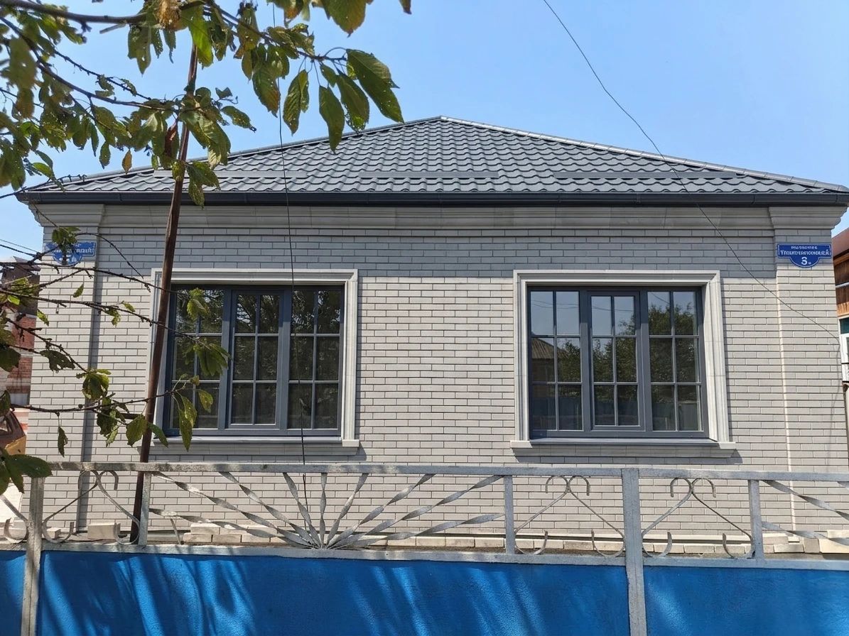 Дизайн фасада в стиле Классический — фото от нейросети AI Facade