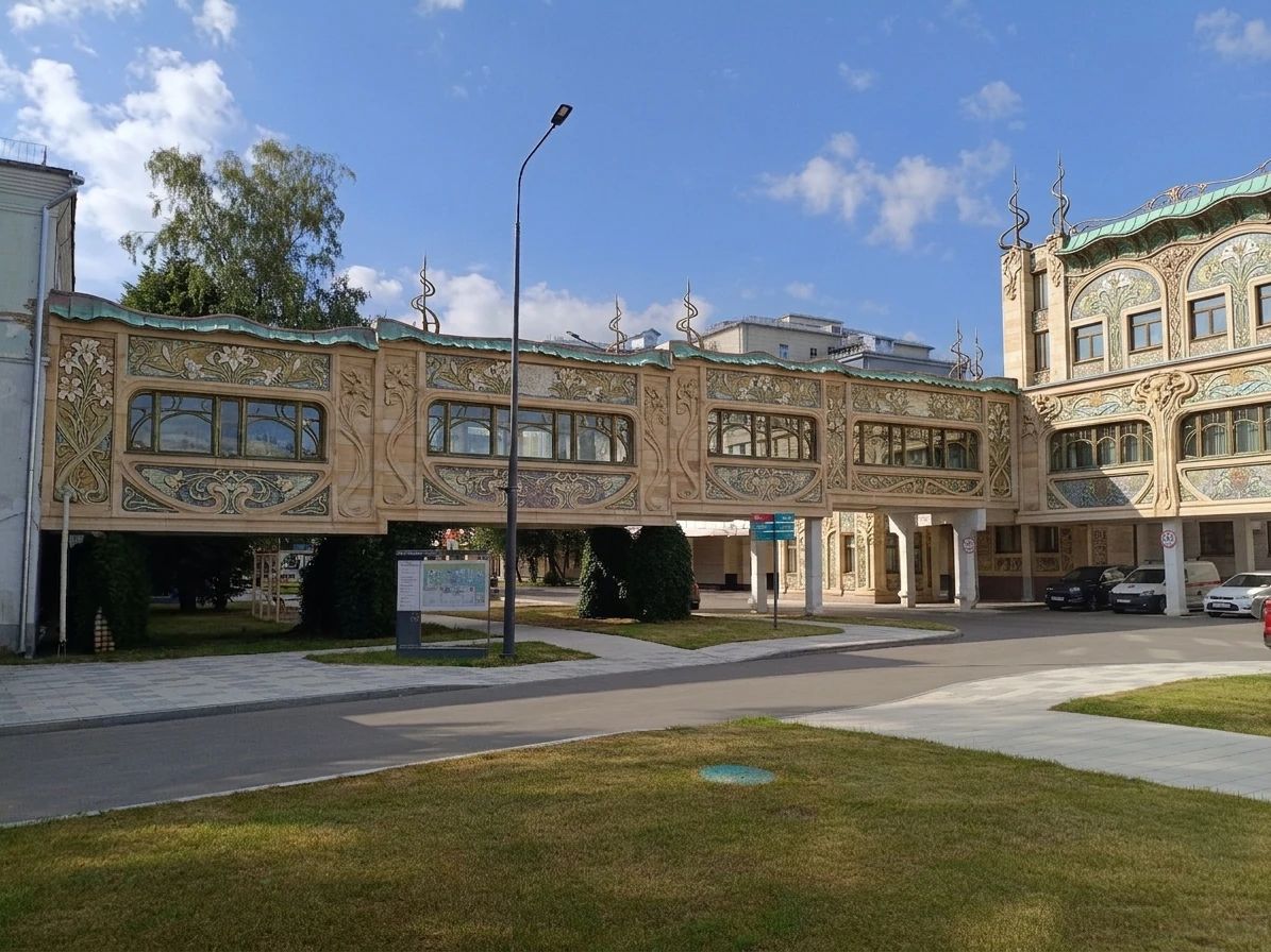 Дизайн фасада в стиле Модерн (ар-нуво) — фото от нейросети AI Facade