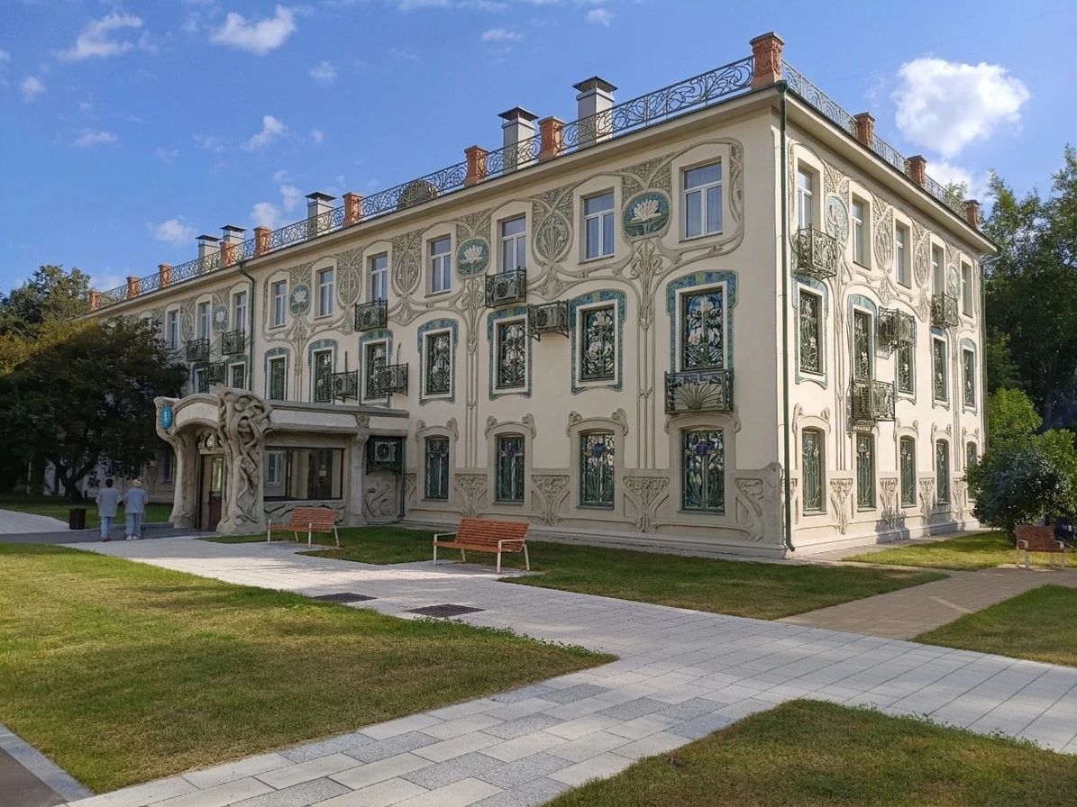 Дизайн фасада в стиле Модерн (ар-нуво) — фото от нейросети AI Facade