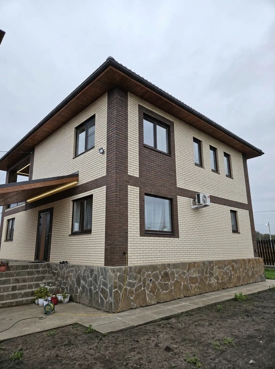 Дизайн фасада в стиле Современный — фото фасада от нейросети AI Facade