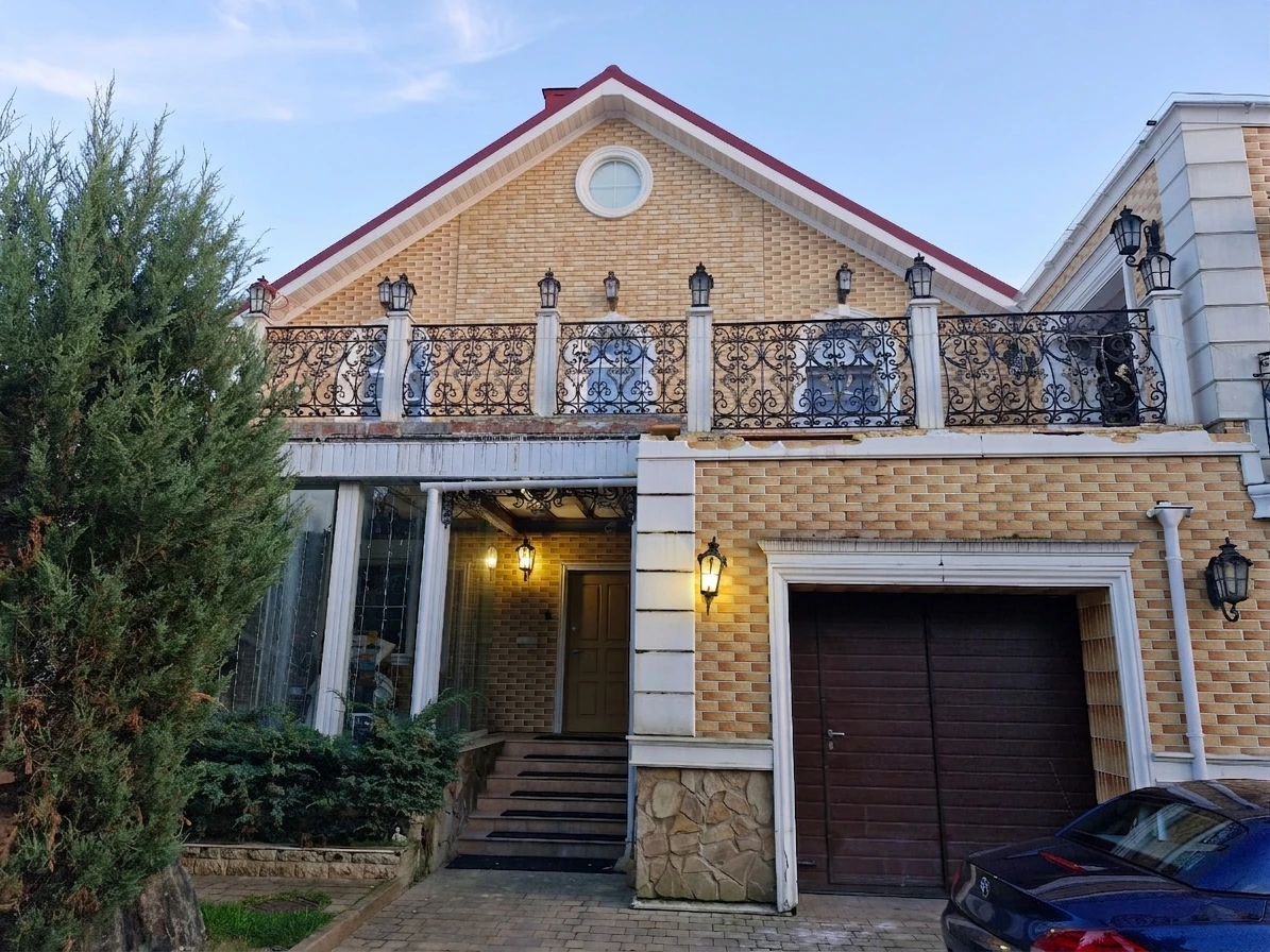 Дизайн фасада в стиле no_style — фото от нейросети AI Facade
