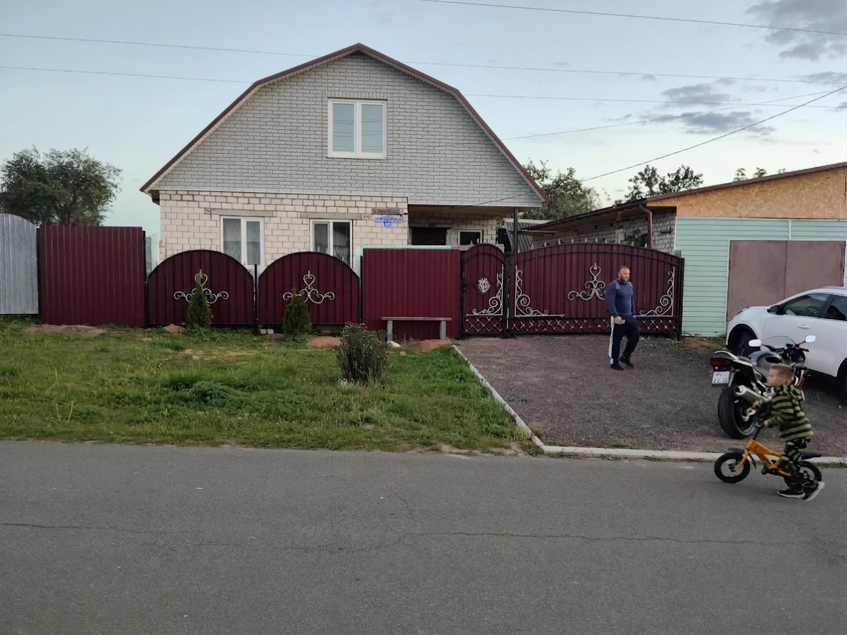 Дизайн фасада в стиле no_style — фото от нейросети AI Facade