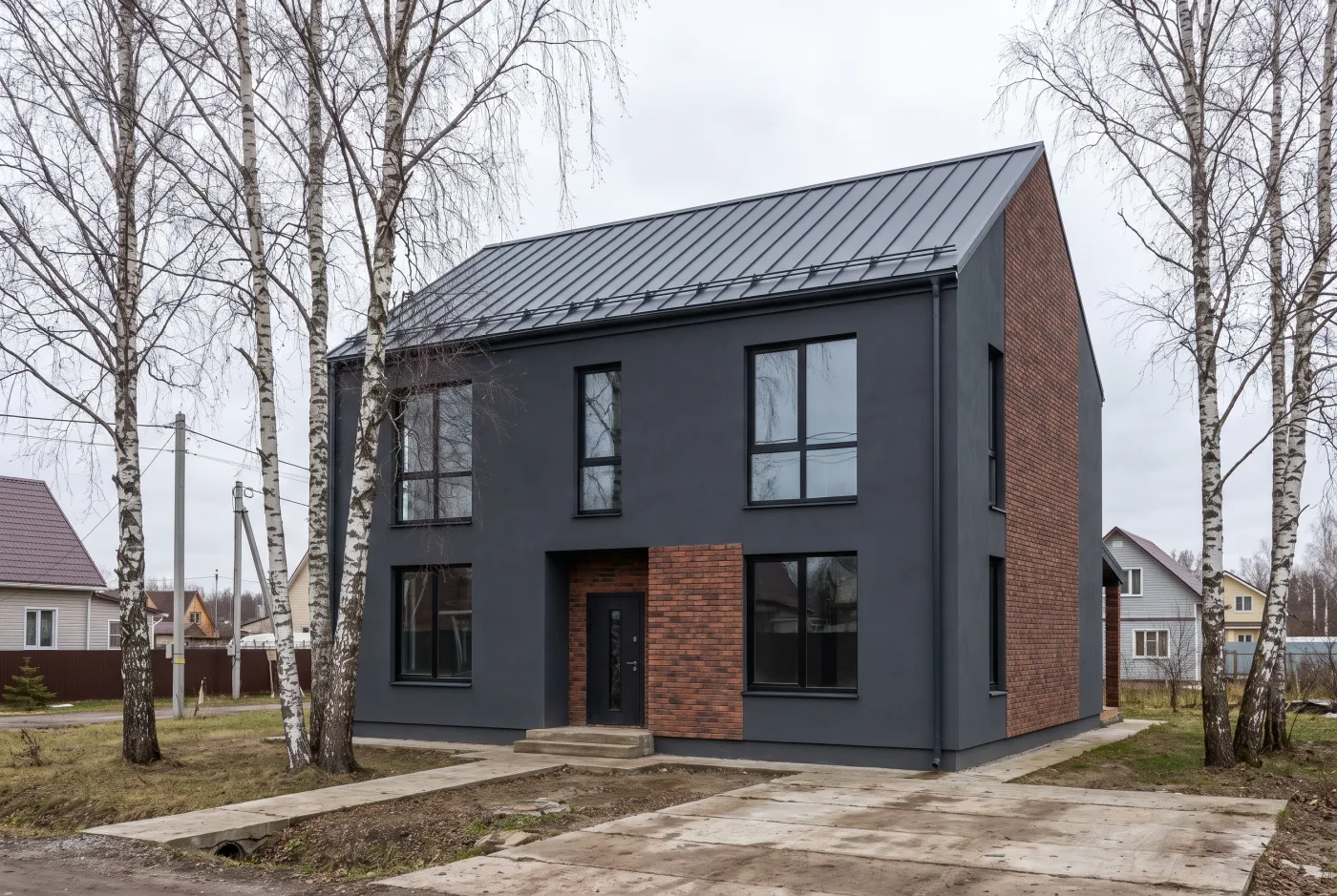 Графит + кирпич — графитовый фасад дома, AI Facade Графитовый фасад с кирпичным акцентом — тёмный лофт RAL 7016